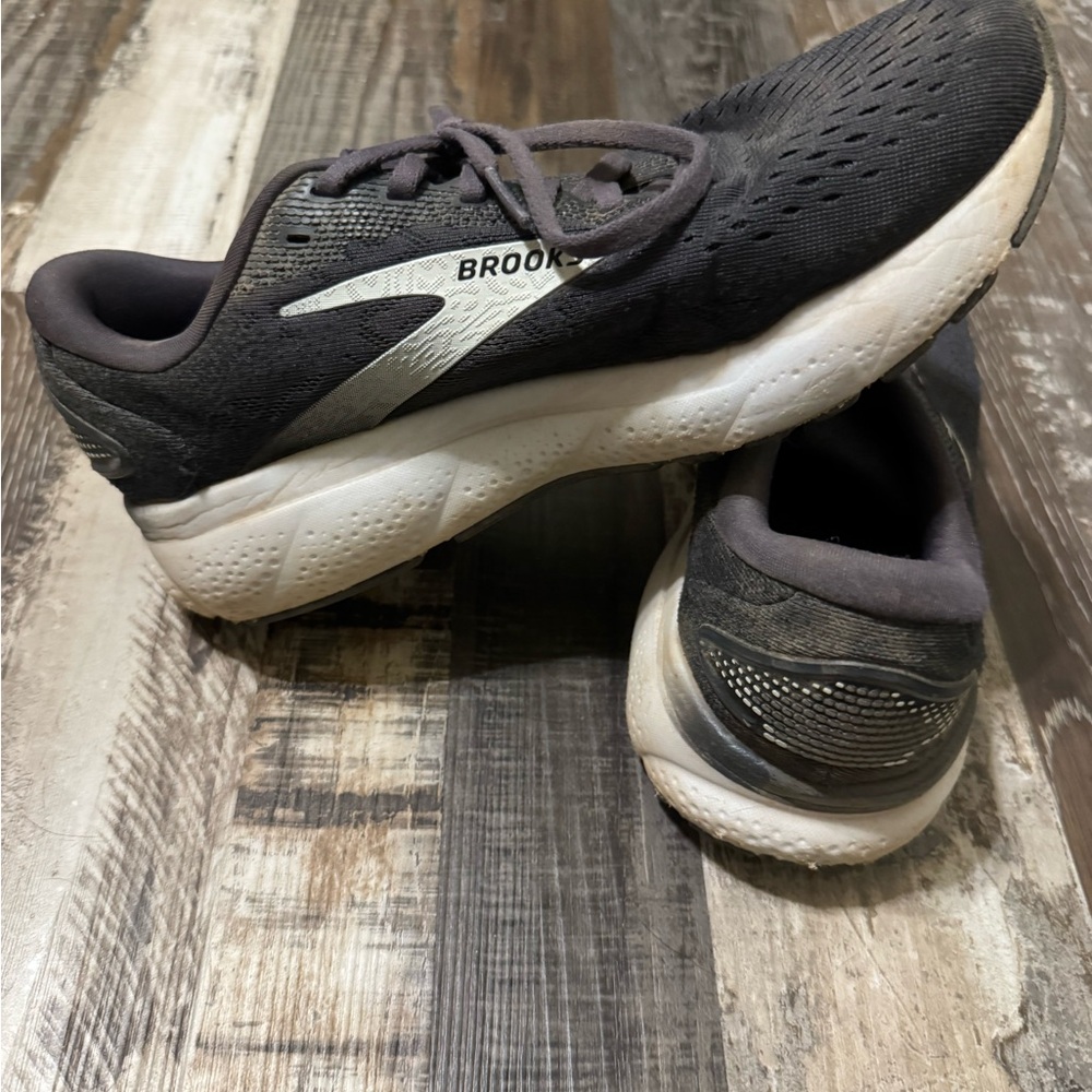Brooks Black Athletic Footwear